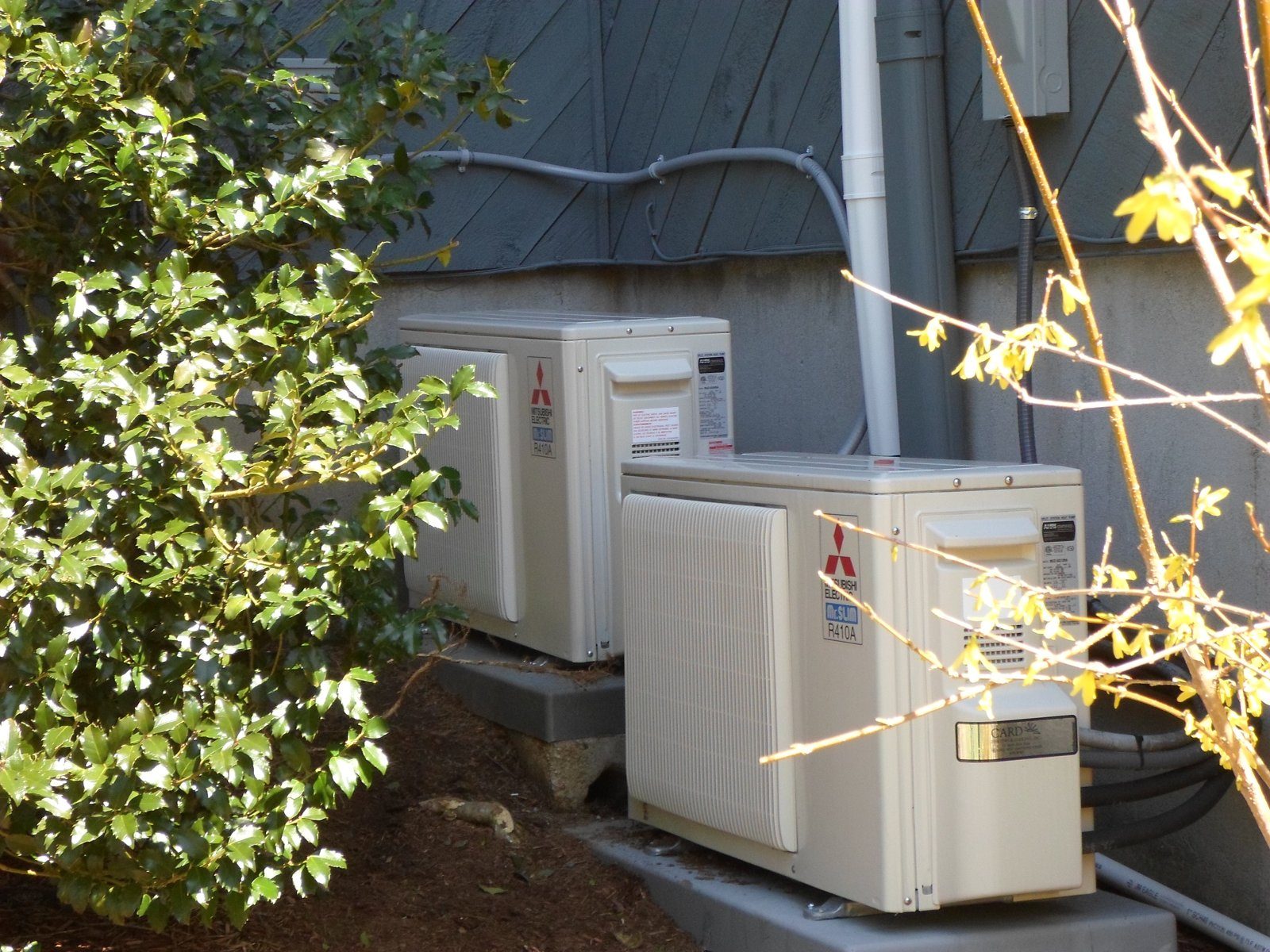 Mitsubishi ductless heat pump outdoor unit installation
